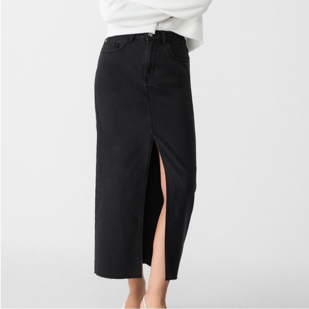 Stradivarius Black Midi Skirt